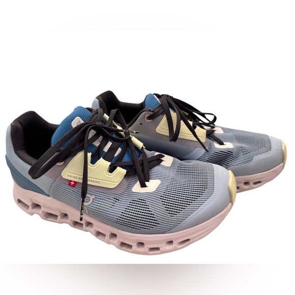On Running Shoes - On Running Women’s Size 7.5 Cloudstratus in Chambray/Lavender